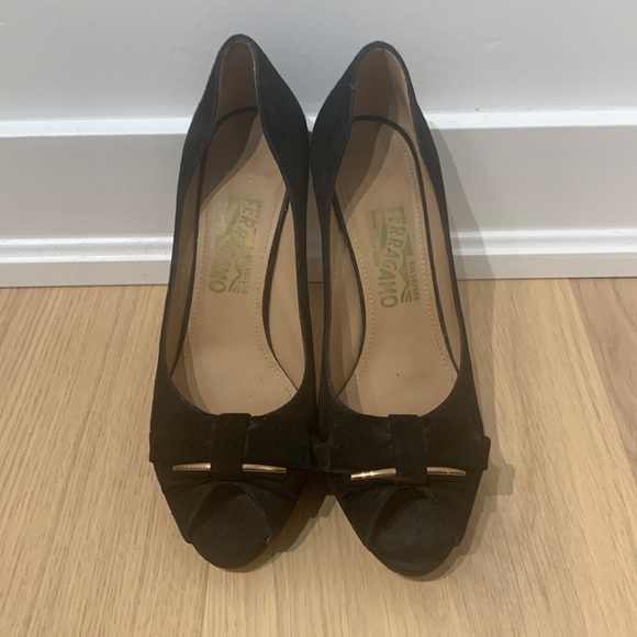 Ferragamo peep toe pumps - Picture 1 of 4